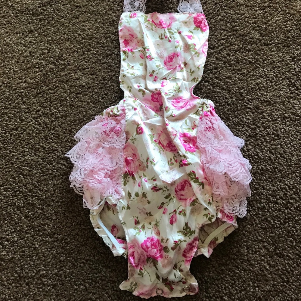 Floral boutique romper - worn once!